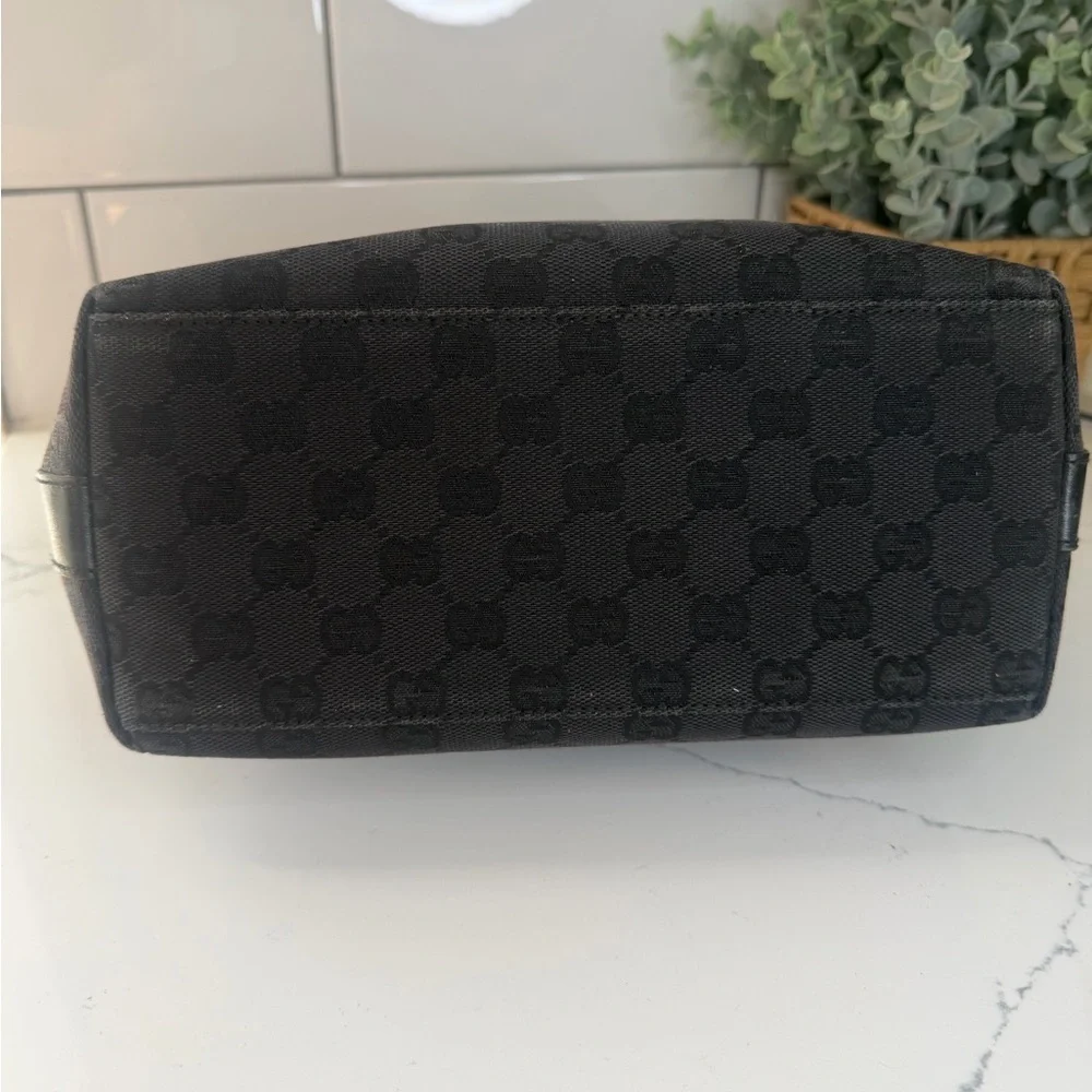 Authentic Gucci Black GG Canvas hobo Shoulder Bag - Picture 3 of 10